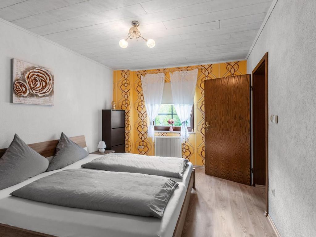 Serene Holiday Home In Nehren With A Beautiful Garden Екстер'єр фото