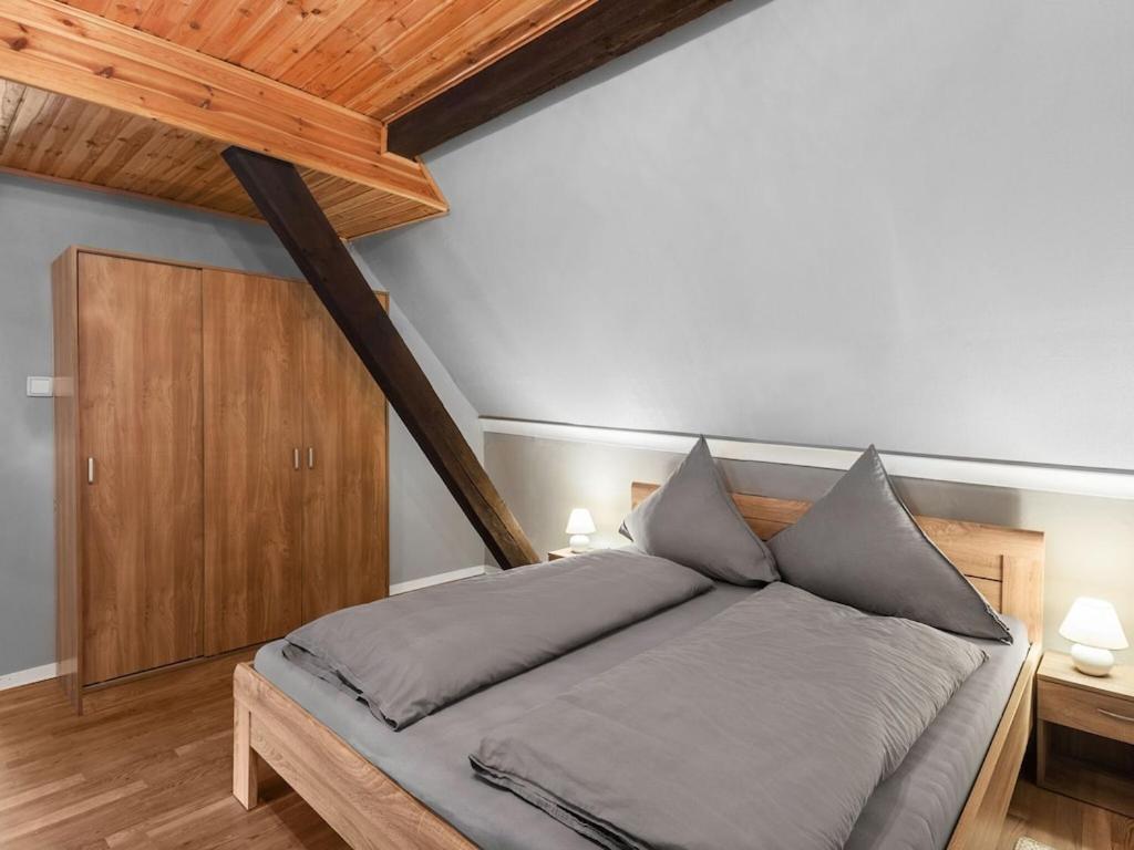 Serene Holiday Home In Nehren With A Beautiful Garden Екстер'єр фото
